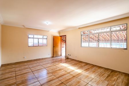 Casa para alugar com 3 quartos, 440m² em Parque Ipe, São Paulo