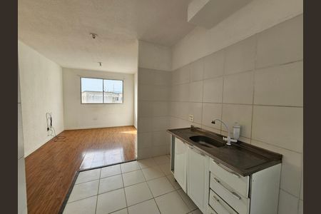 Cozinha de apartamento para alugar com 2 quartos, 42m² em Valverde, Nova Iguaçu