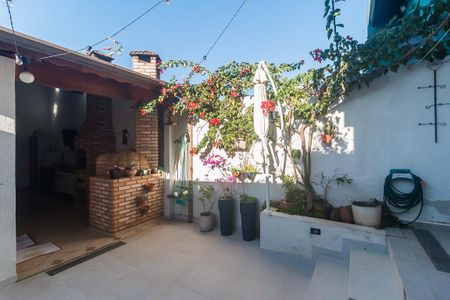 Casa para alugar com 160m², 3 quartos e 2 vagas Casa para alugar com 160m², 3 quartos e 2 vagasQuintal
