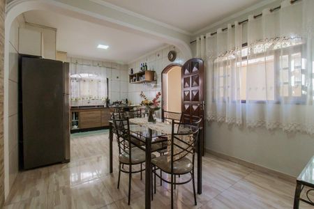 Casa para alugar com 3 quartos, 205m² em Vila Nossa Senhora das Vitorias, Mauá
