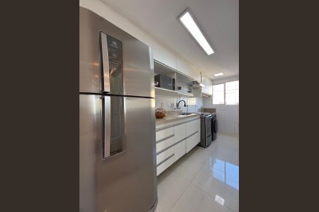 Cozinha de apartamento à venda com 2 quartos, 50m² em Atalaia, Niterói