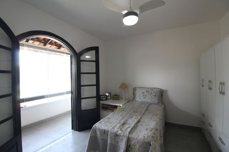 Casa à venda com 251m², 3 quartos e 4 vagasQuarto 2