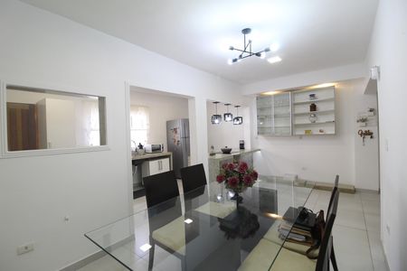 Casa à venda com 251m², 3 quartos e 4 vagasCopa - Cozinha