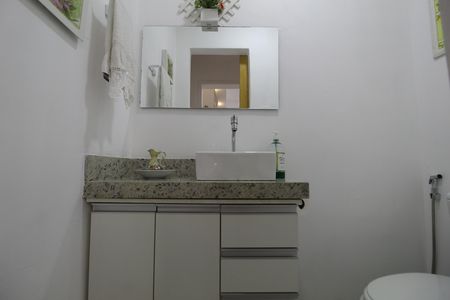 Casa à venda com 251m², 3 quartos e 4 vagasLavabo