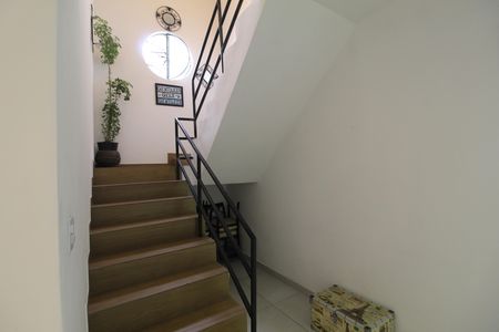 Casa à venda com 251m², 3 quartos e 4 vagasEscada