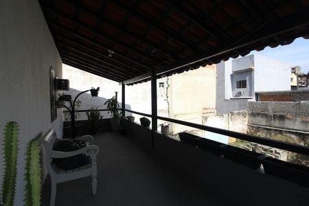 Casa à venda com 251m², 3 quartos e 4 vagasVaranda