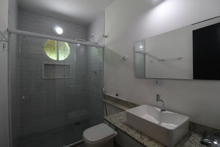 Casa à venda com 251m², 3 quartos e 4 vagasBanheiro Social