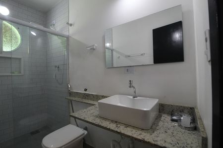 Casa à venda com 251m², 3 quartos e 4 vagasBanheiro Social
