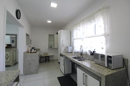 Casa à venda com 251m², 3 quartos e 4 vagasCozinha