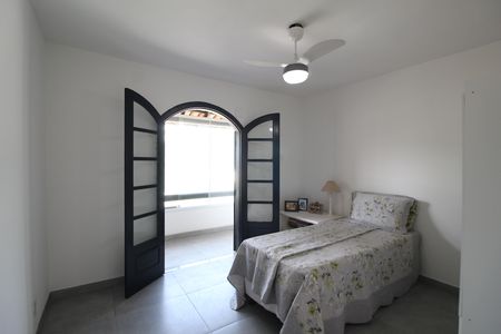 Casa à venda com 251m², 3 quartos e 4 vagasQuarto 2