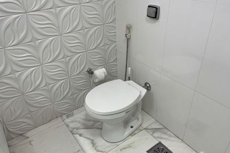 Banheiro Social de apartamento para alugar com 3 quartos, 170m² em Boqueirão, Santos