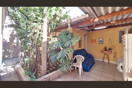 Casa à venda com 180m², 4 quartos e 1 vaga Casa à venda com 180m², 4 quartos e 1 vagaQuintal e área de serviço