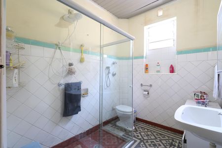 Casa à venda com 180m², 4 quartos e 1 vagaBanheiro 