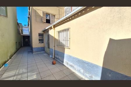 Casa à venda com 180m², 4 quartos e 1 vaga Casa à venda com 180m², 4 quartos e 1 vagaQuintal