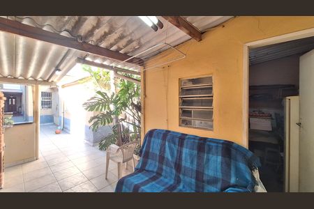 Casa à venda com 180m², 4 quartos e 1 vaga Casa à venda com 180m², 4 quartos e 1 vagaQuintal e área de serviço