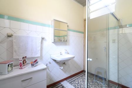 Casa à venda com 180m², 4 quartos e 1 vagaBanheiro 