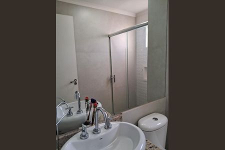 Apartamento à venda com 72m², 2 quartos e 2 vagas Apartamento à venda com 72m², 2 quartos e 2 vagasBanheiro