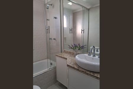 Apartamento à venda com 72m², 2 quartos e 2 vagas Apartamento à venda com 72m², 2 quartos e 2 vagasBanheiro