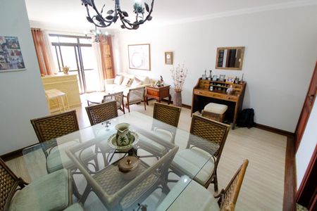 Sala de apartamento à venda com 4 quartos, 145m² em Centro, Campinas
