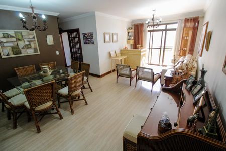 Sala de apartamento à venda com 4 quartos, 145m² em Centro, Campinas