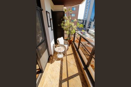 Varanda da sala de apartamento à venda com 4 quartos, 145m² em Centro, Campinas
