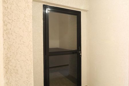 Apartamento para alugar com 38m², 2 quartos e sem vagaÁrea comum - Saguão do andar - Elevador