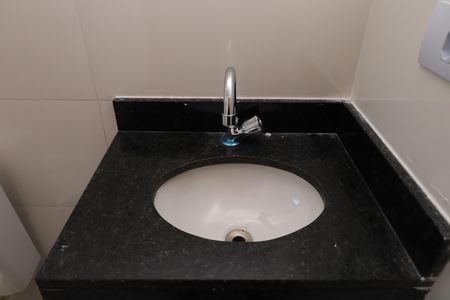 Banheiro de apartamento para alugar com 2 quartos, 38m² em Parada Xv de Novembro, São Paulo