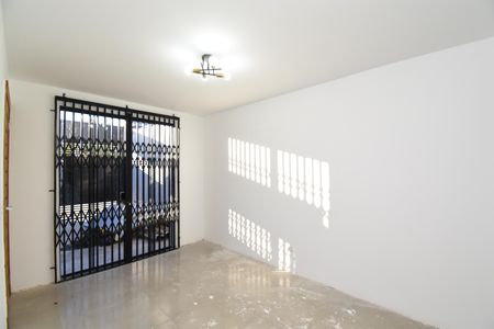 Casa à venda com 45m², 1 quarto e 2 vagas Casa à venda com 45m², 1 quarto e 2 vagasSala 2