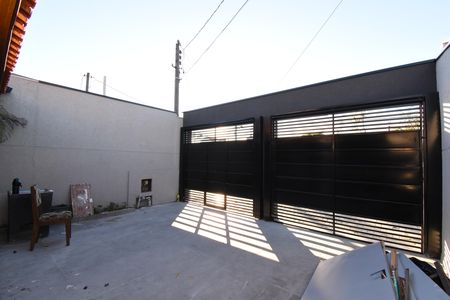 Casa à venda com 45m², 1 quarto e 2 vagas Casa à venda com 45m², 1 quarto e 2 vagasÁrea externa