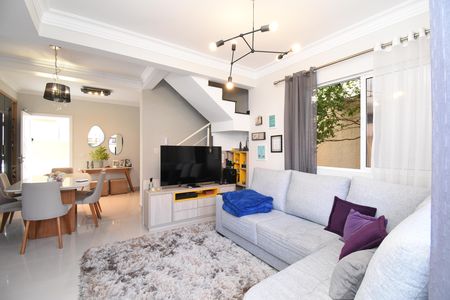 Casa de condomínio à venda com 180m², 3 quartos e 2 vagas Casa de condomínio à venda com 180m², 3 quartos e 2 vagasSala