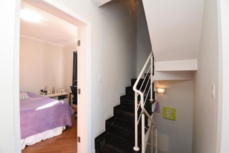 Casa de condomínio à venda com 180m², 3 quartos e 2 vagas Casa de condomínio à venda com 180m², 3 quartos e 2 vagasCorredor