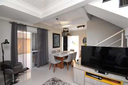 Casa de condomínio à venda com 180m², 3 quartos e 2 vagas Casa de condomínio à venda com 180m², 3 quartos e 2 vagasSala