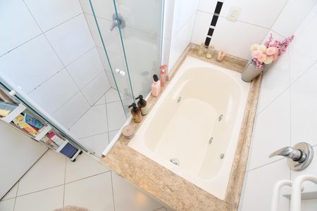 Casa de condomínio à venda com 180m², 3 quartos e 2 vagas Casa de condomínio à venda com 180m², 3 quartos e 2 vagasBanheiro da Suíte