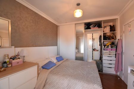 Casa de condomínio à venda com 180m², 3 quartos e 2 vagas Casa de condomínio à venda com 180m², 3 quartos e 2 vagasSuíte