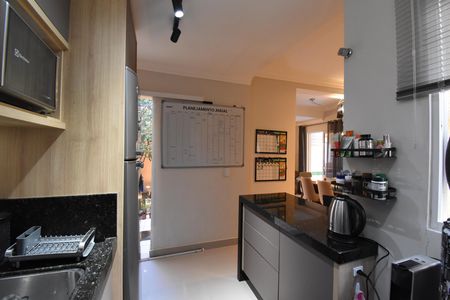 Casa de condomínio à venda com 180m², 3 quartos e 2 vagas Casa de condomínio à venda com 180m², 3 quartos e 2 vagasCozinha