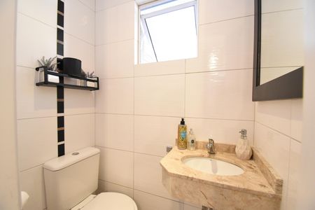 Casa de condomínio à venda com 180m², 3 quartos e 2 vagas Casa de condomínio à venda com 180m², 3 quartos e 2 vagasLavabo
