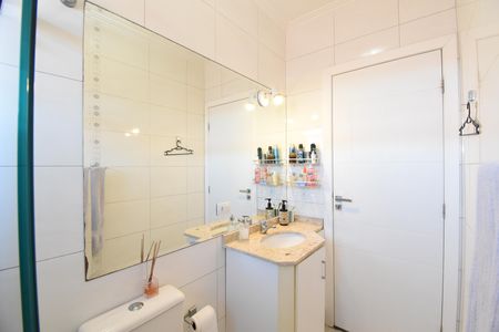 Casa de condomínio à venda com 180m², 3 quartos e 2 vagas Casa de condomínio à venda com 180m², 3 quartos e 2 vagasBanheiro 2
