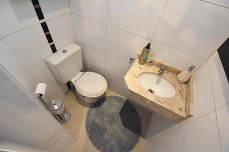 Casa de condomínio à venda com 180m², 3 quartos e 2 vagas Casa de condomínio à venda com 180m², 3 quartos e 2 vagasLavabo