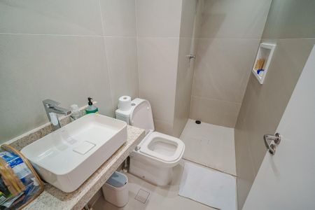 Banheiro de apartamento para alugar com 2 quartos, 34m² em Vila Gomes, São Paulo