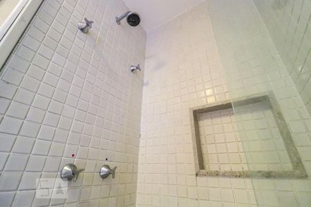 Banheiro de apartamento à venda com 1 quarto, 38m² em Jacarepaguá, Rio de Janeiro
