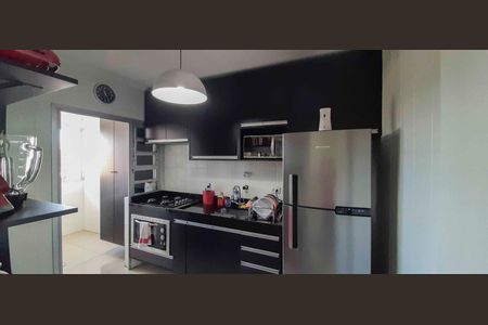 Cozinha de apartamento à venda com 2 quartos, 72m² em Jardim Cláudia, São Paulo