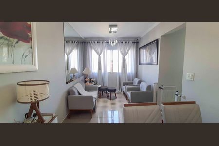 Sala de Estar de apartamento à venda com 2 quartos, 72m² em Jardim Cláudia, São Paulo