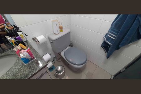 Banheiro de apartamento à venda com 2 quartos, 72m² em Jardim Cláudia, São Paulo