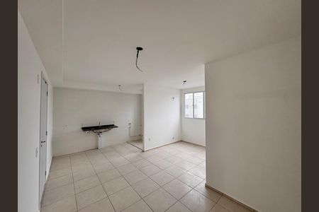 Sala de apartamento para alugar com 2 quartos, 45m² em Recreio dos Bandeirantes, Rio de Janeiro