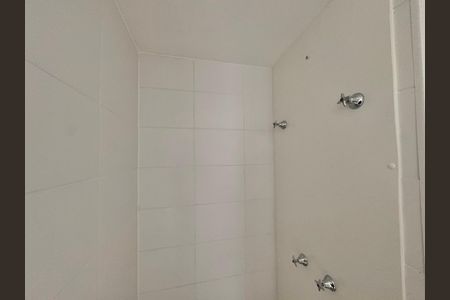 Apartamento para alugar com 45m², 2 quartos e 2 vagas Apartamento para alugar com 45m², 2 quartos e 2 vagasBanheiro