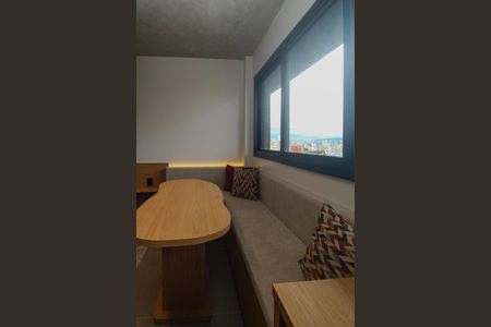 Studio para alugar com 28m², 1 quarto e 1 vaga Studio para alugar com 28m², 1 quarto e 1 vagaKitnet