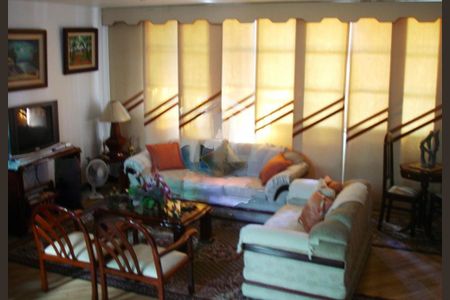Casa à venda com 380m², 10 quartos e 4 vagas