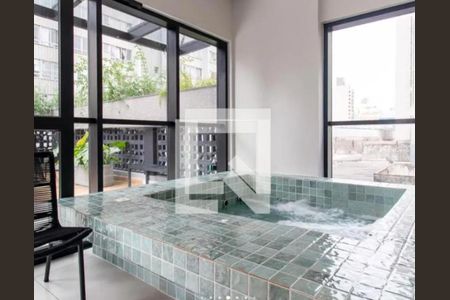 Área comum - Piscina de kitnet/studio à venda com 1 quarto, 21m² em Centro, Curitiba