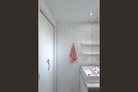 Apartamento à venda com 57m², 2 quartos e 2 vagas Apartamento à venda com 57m², 2 quartos e 2 vagasBanheiro da Suíte