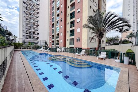 Apartamento à venda com 57m², 2 quartos e 2 vagas Apartamento à venda com 57m², 2 quartos e 2 vagasÁrea comum - Piscina